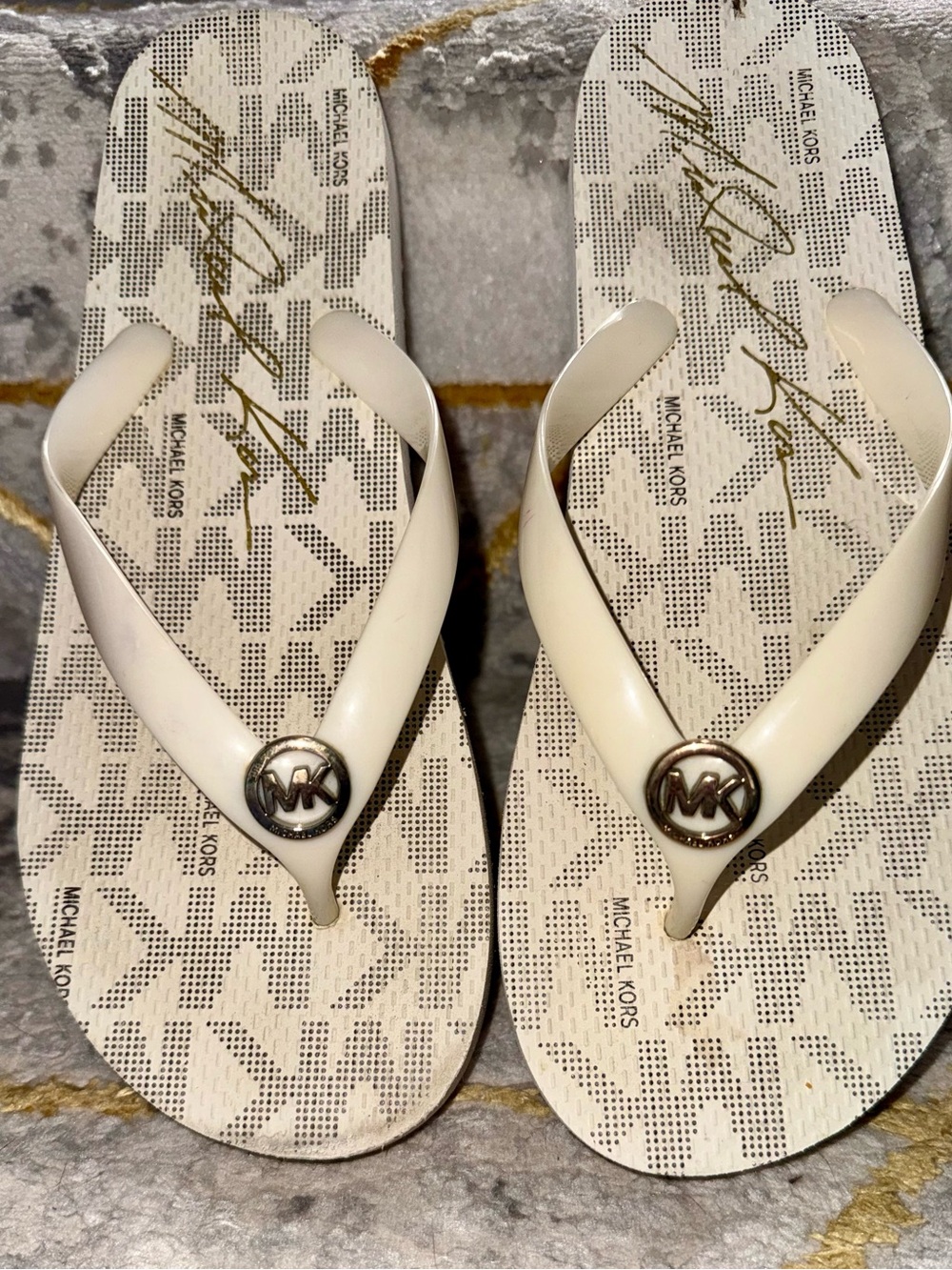 Michael Kors Cream Logo-Accent Flip Flops